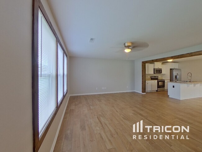 Building Photo - 901 Harrier Rd