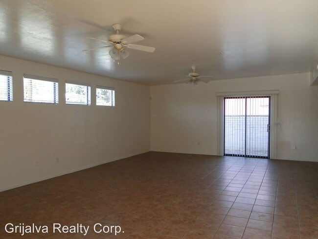 Building Photo - 1440 E Elm St