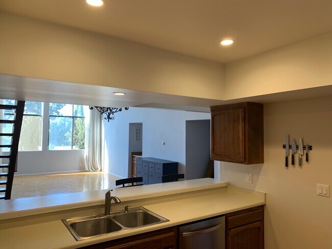 Kitchen - 5125 Harold Way
