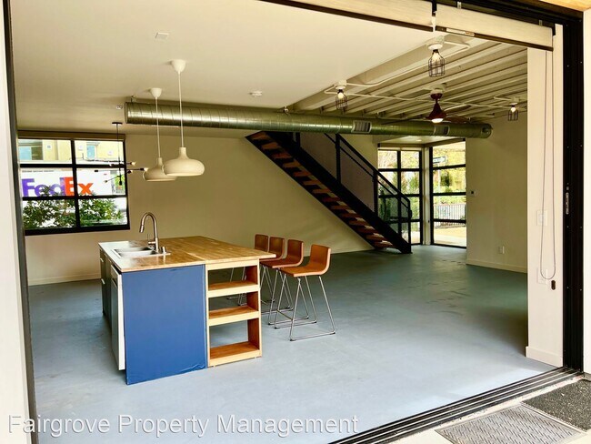 Foto del edificio - 3 br, 3 bath House - 6840 Draper Ave