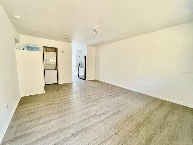 Foto del edificio - 1110 W 8th St
