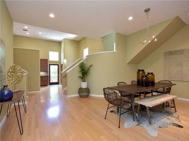 Building Photo - 4507 Autumnleaf Hollow