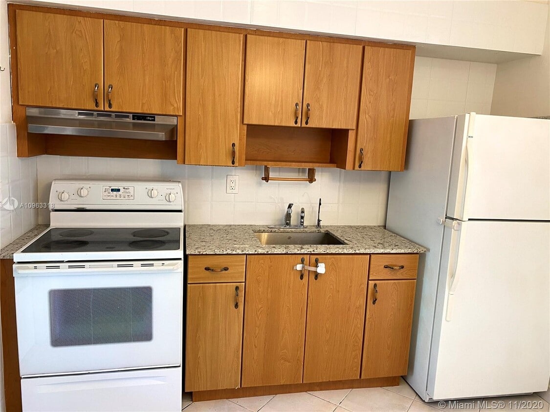 Primary Photo - 1810 Gardenia Rd