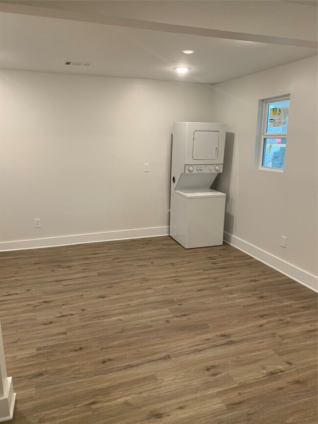 Foto del edificio - 548 Majestic St