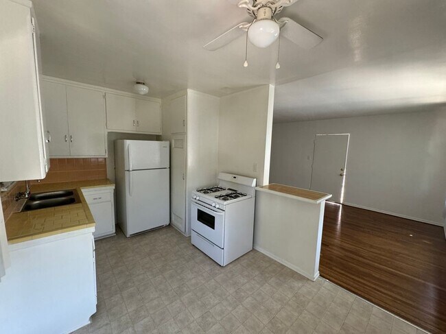 Foto del edificio - 1820 Grace Ave