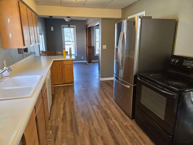 Building Photo - 1211 Garfield Ave