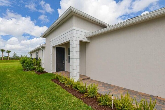 Building Photo - 10307 Dreamweaver Rd