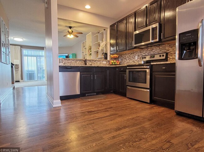 Building Photo - 15731 Fox Cir