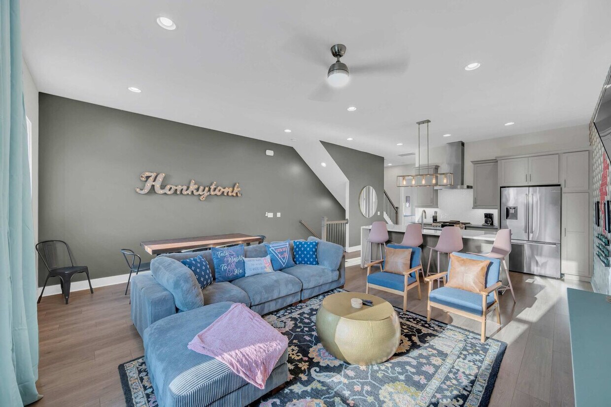 Foto principal - 516 27th Ave N
