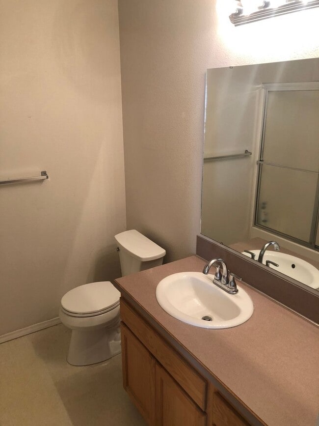 Building Photo - Your Cozy Boise Retreat Awaits! 3bd, 2.5b ...