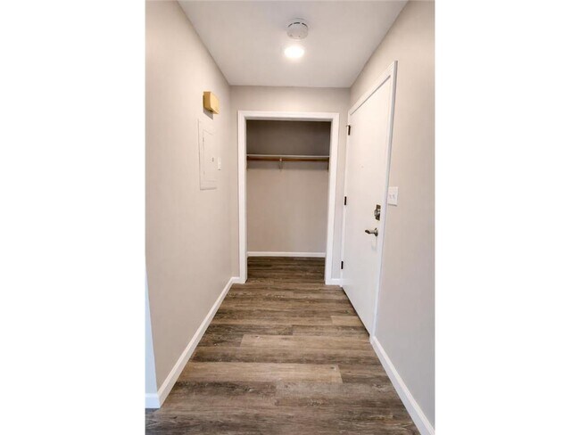 Foto del edificio - 114 Lake Ave S