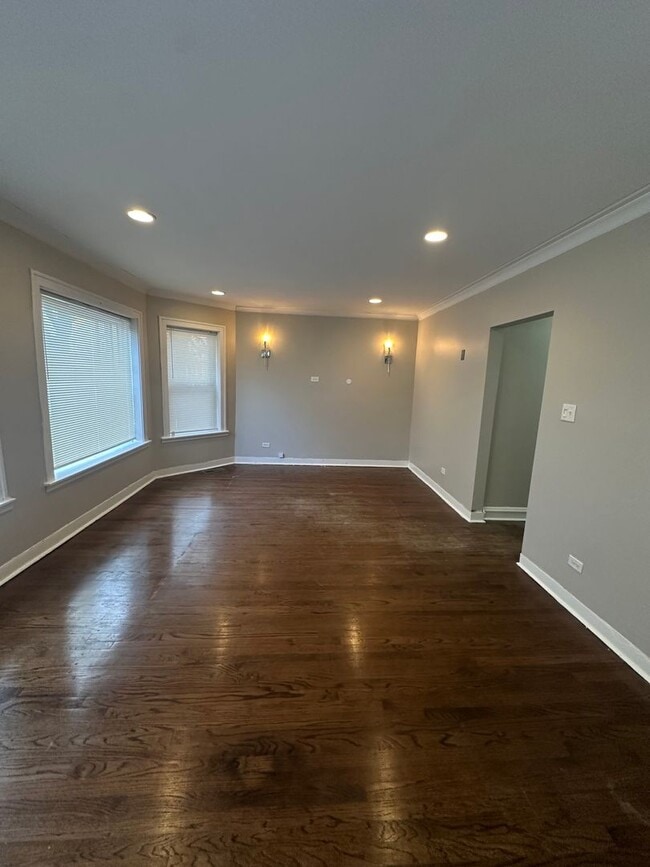 Foto del edificio - 8518 S Bennett Ave