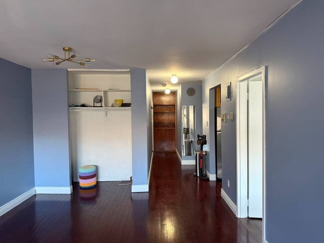 Building Photo - 67-107-107 Burns St