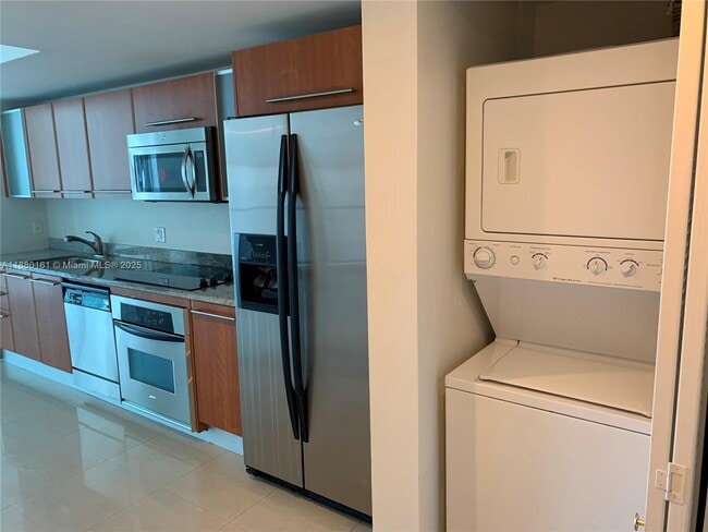 Foto del edificio - 185 SW 7th St