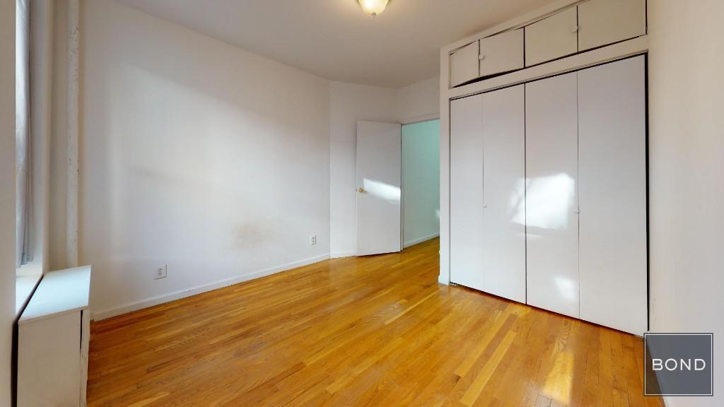 Foto principal - 218 E 85th St