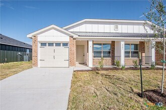 Building Photo - 5901 Betty Lou Dr