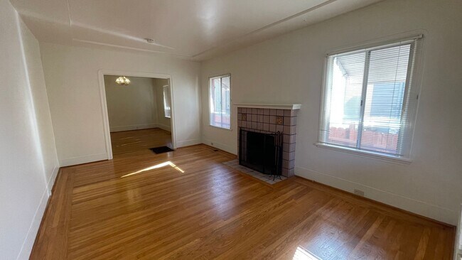 Foto del edificio - 1546 5th Street - 30% Rental Fee