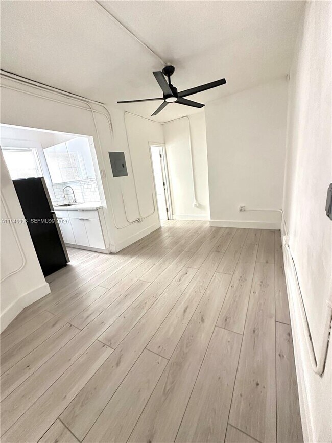 Foto del edificio - 967 SW 5th St