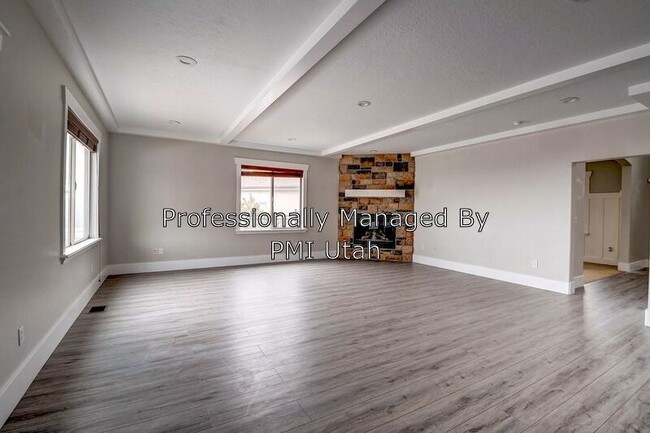 Building Photo - 2717 W Red Robin Ct