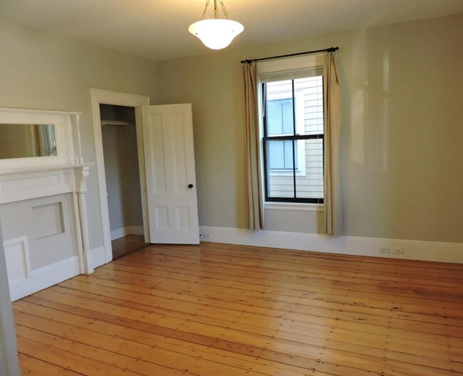 Building Photo - 3.0 bedroom in Cambridge Massachusetts 02138