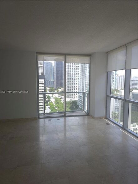 Building Photo - 1060 Brickell Ave