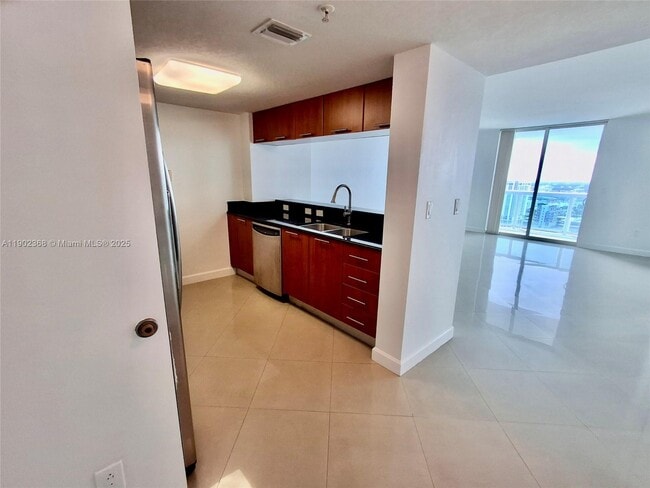 Foto del edificio - 1800 N Bayshore Dr