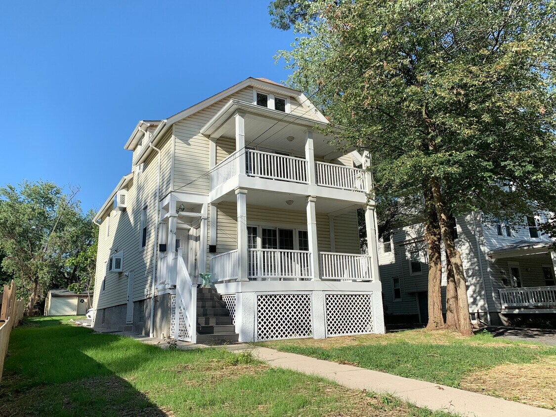 Street View - 414 E Lake Ave