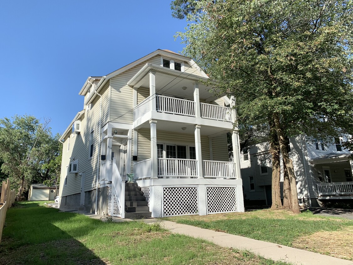 Street View - 414 E Lake Ave