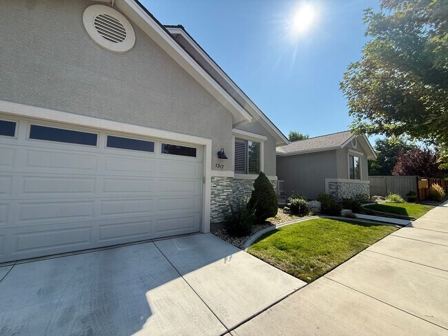 Foto del edificio - 1317 Cedar Creek Cir