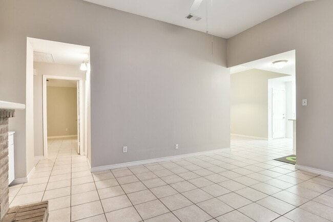 Foto del edificio - 13207 Pebblewalk Cir S