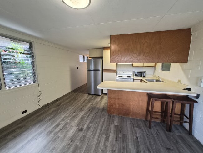 Building Photo - 3341 Monsarrat Ave