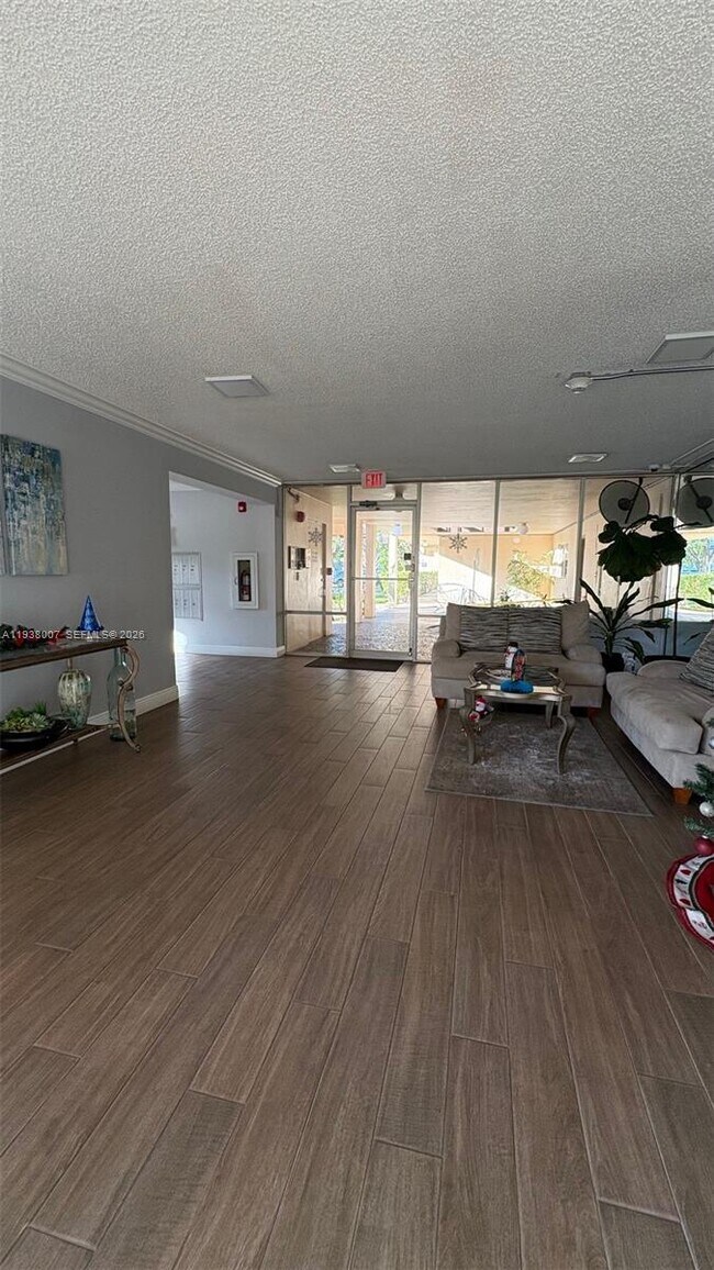 Foto del edificio - 6300 NW 2nd Ave