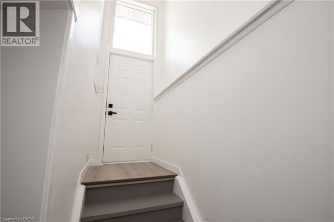 Building Photo - 358 E 43rd St