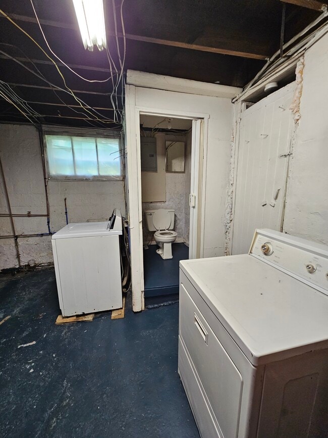 Building Photo - 1296 Butler Rd