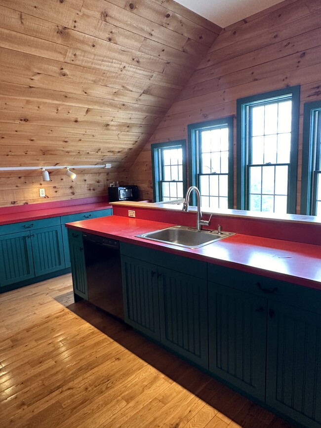 Lot’s of Counter/ Cupboard Space - 320 South Hl