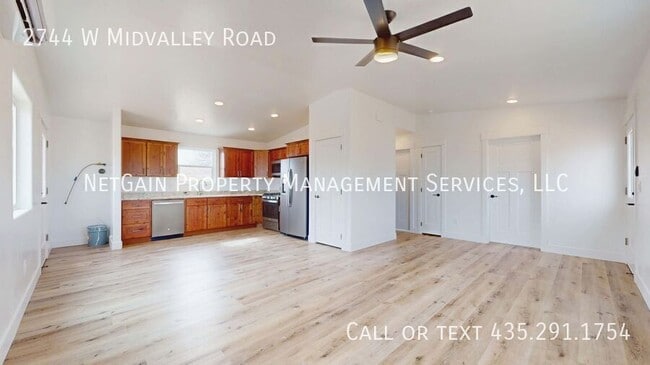 Foto del edificio - 2744 W Midvalley Rd