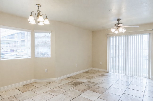 Building Photo - 56 E Resaca Dr