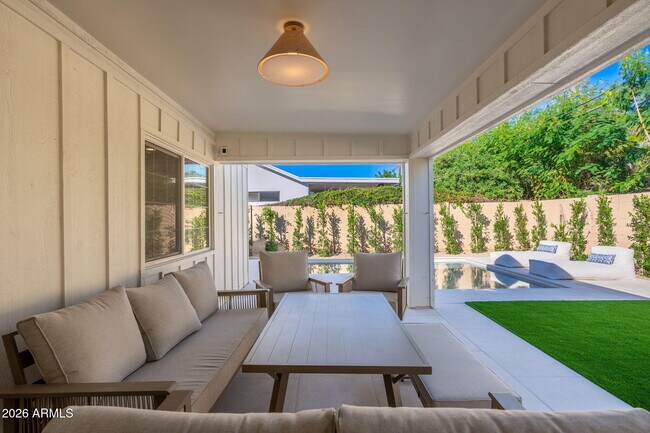 Foto del edificio - 4030 E Fairmount Ave