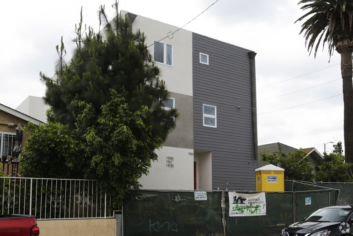 Building Photo - 1152 S Hobart Blvd