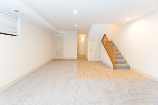 Foto del edificio - 1324 W Diversey Pky