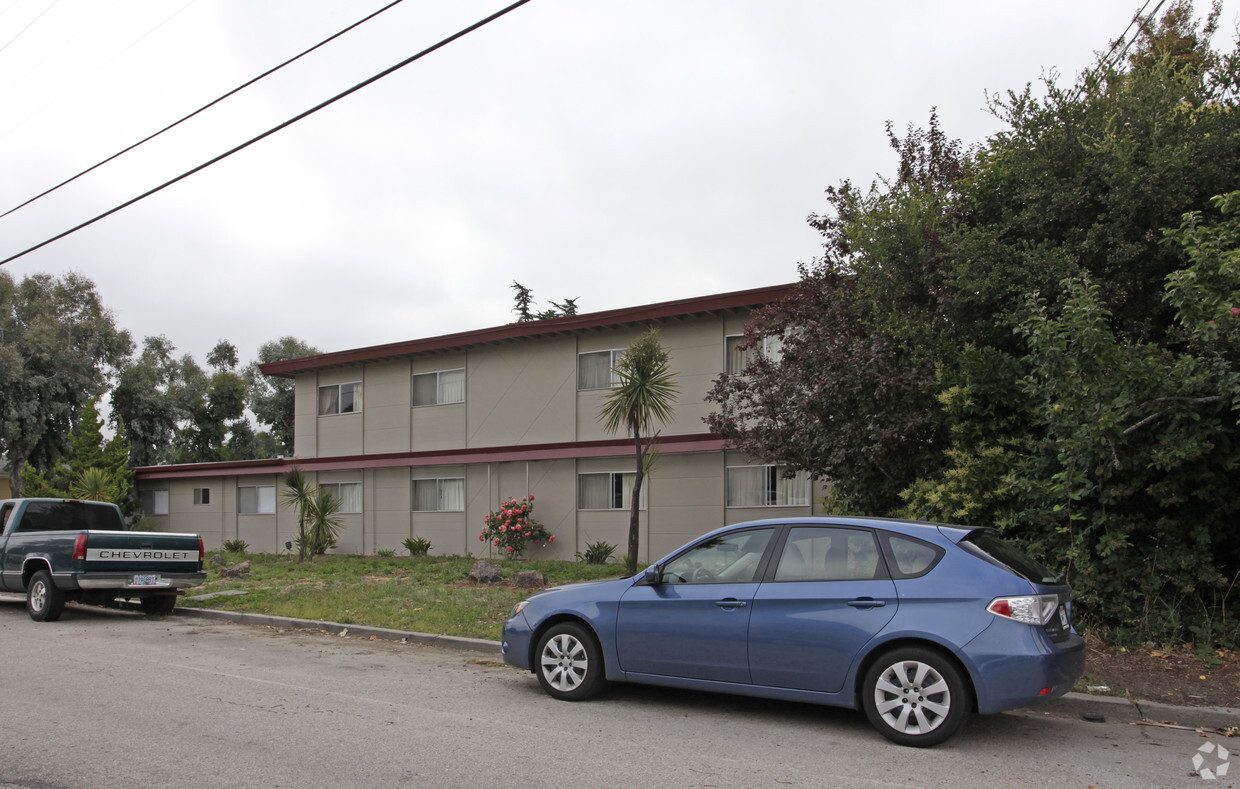 Building Photo - Tropicana Apartments