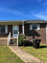 Building Photo - 101-103 Teakwood Dr