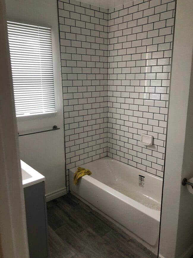 Building Photo - 11666 Chandler Blvd