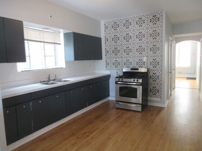 Foto del edificio - 2328 W 22nd Pl