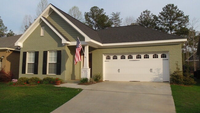 Building Photo - 409 Redbud Cir