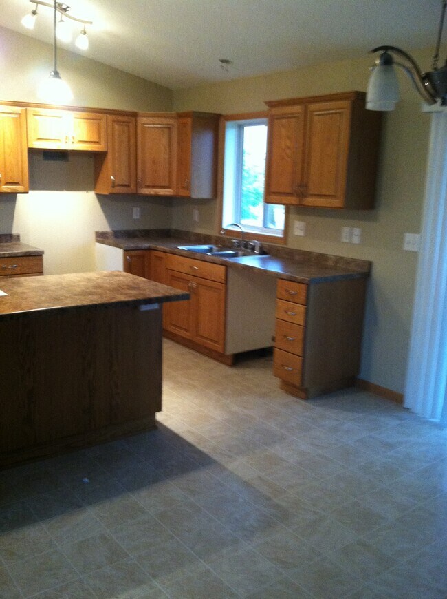Cocina - 747 Willowbrook St NE