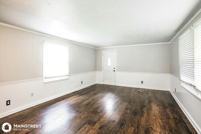 Foto del edificio - 4726 N LONGWORTH AVE, INDIANAPOLIS, IN 46226