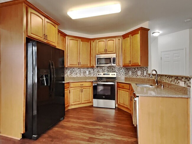 Foto del edificio - 111 Meandering Way Ln
