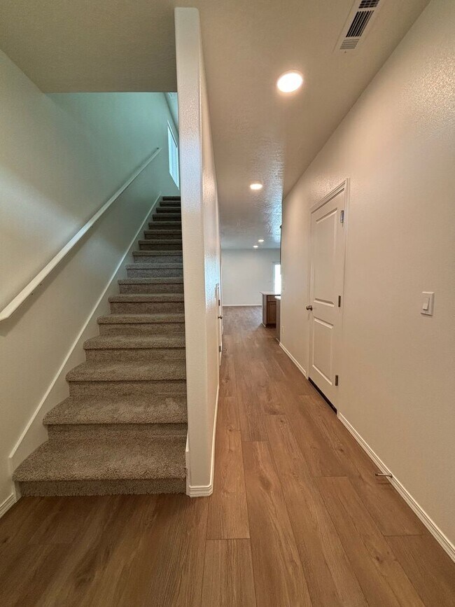 Building Photo - Brand New Corner Townhome!