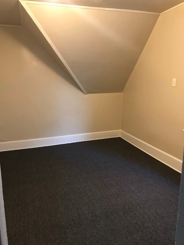 Bed Room - 2352 N Buffum St